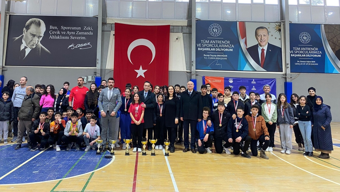 FUTSAL VE VOLEYBOL TURNUVALARI